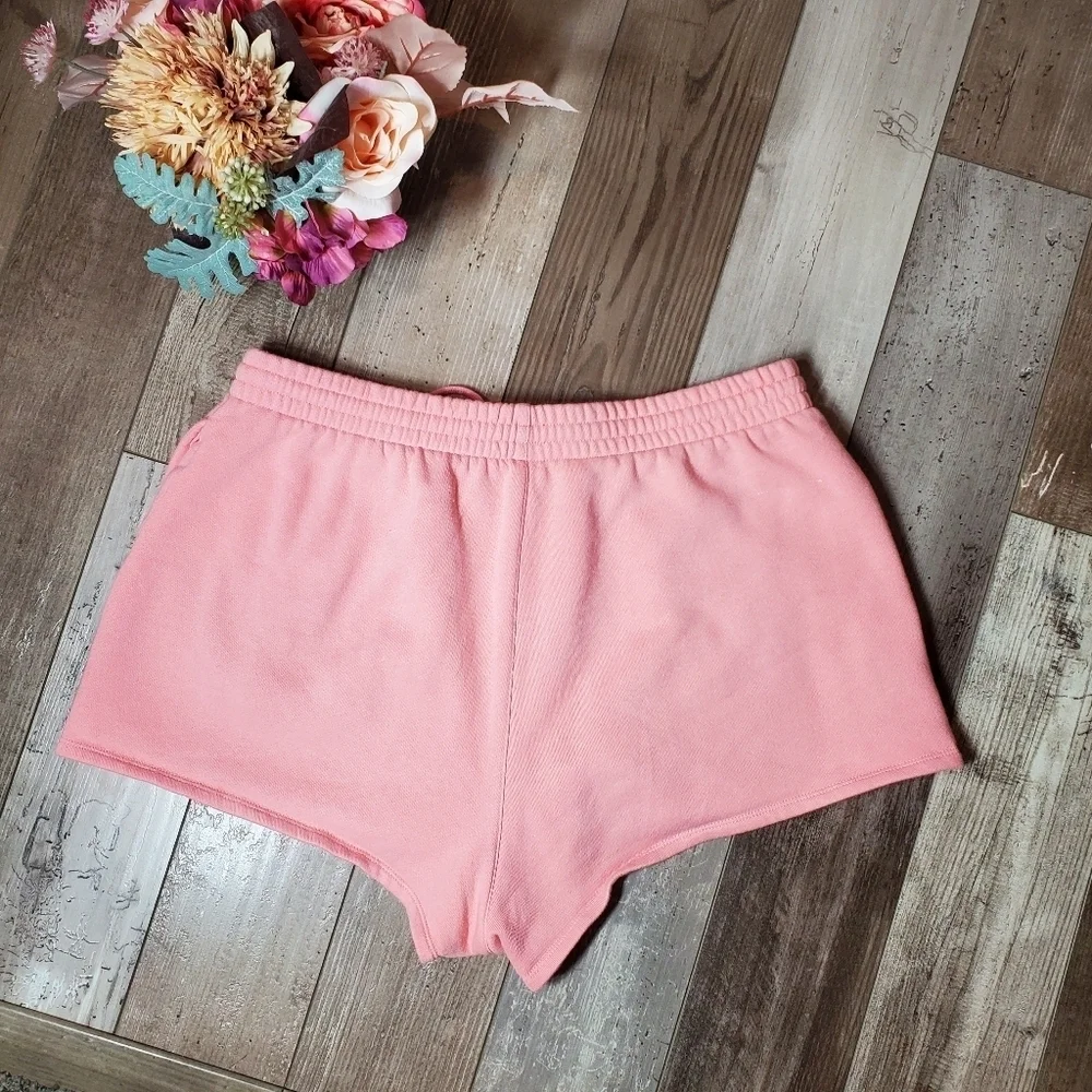 PINK Victoria's Secret Coral Pink Ivy Fleece Campus Shorts Size Large EUC